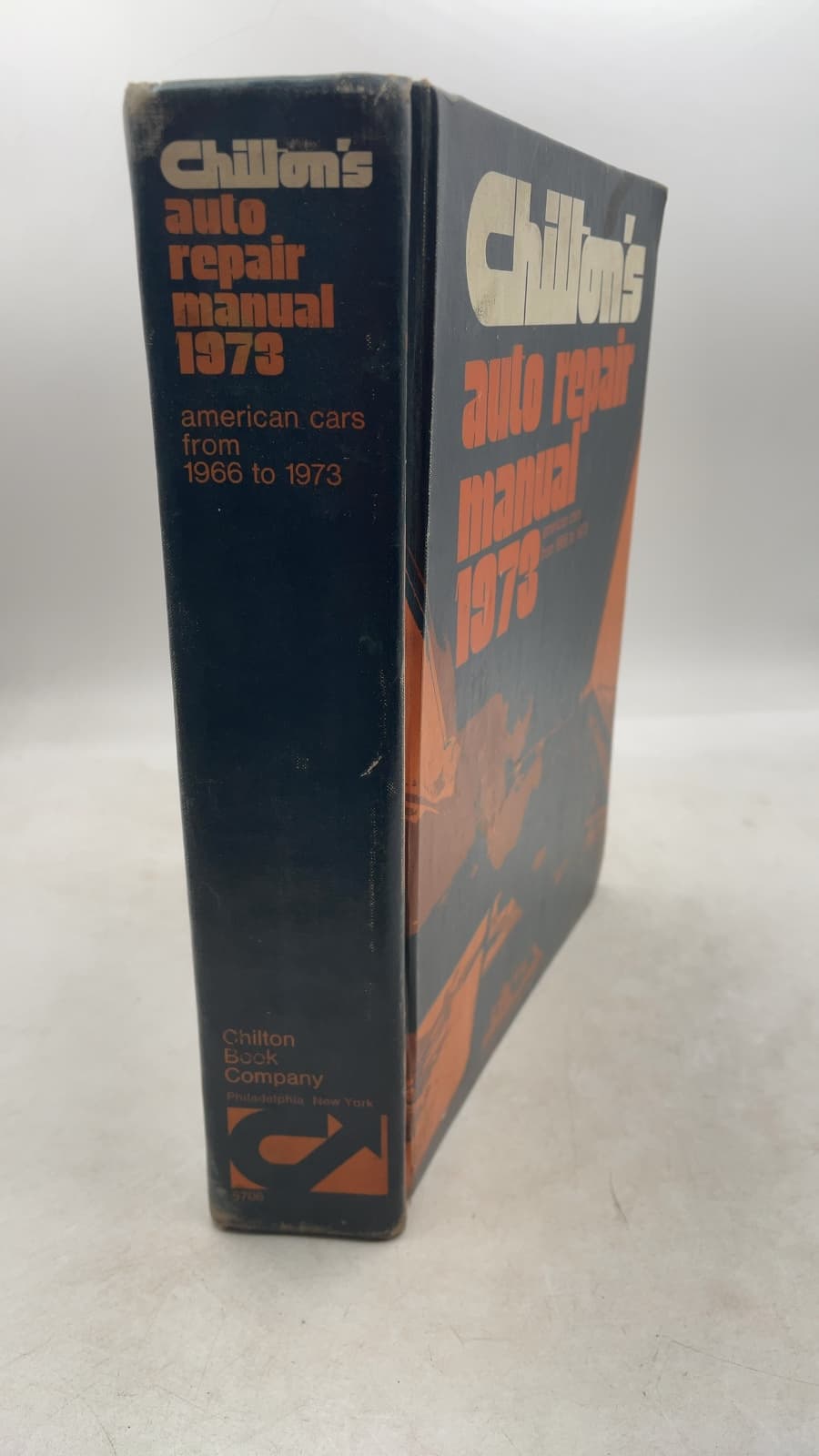 Chilton's Auto Repair Manual 1973: American Cars from 1966 to 1973 - front cover