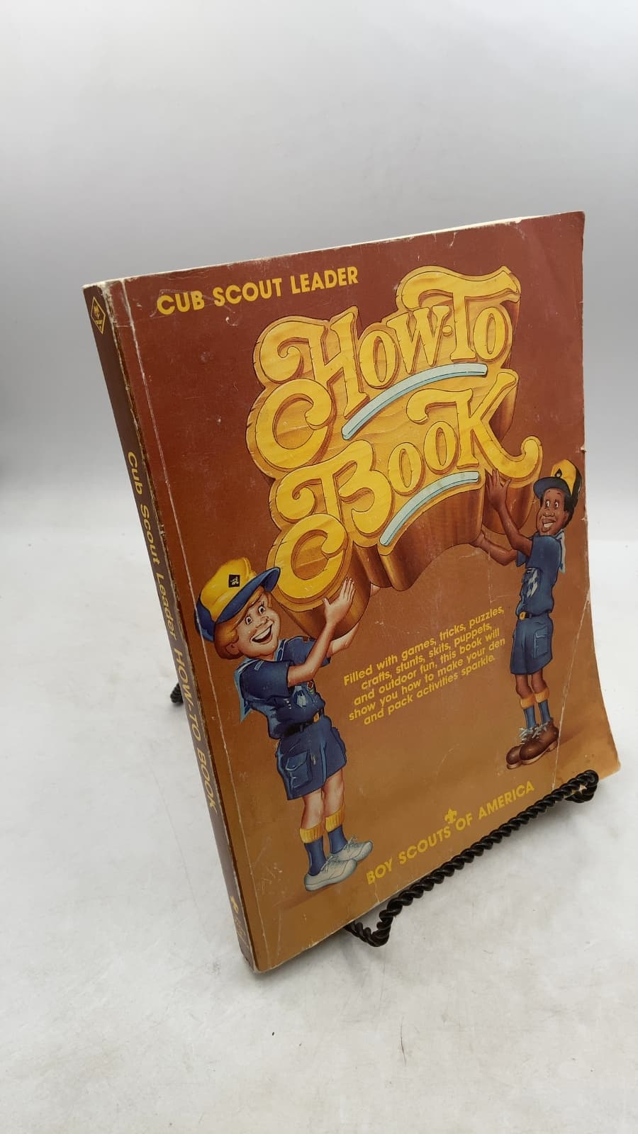 Cub Scout Leader How-To Book by Boy Scouts of America - front cover