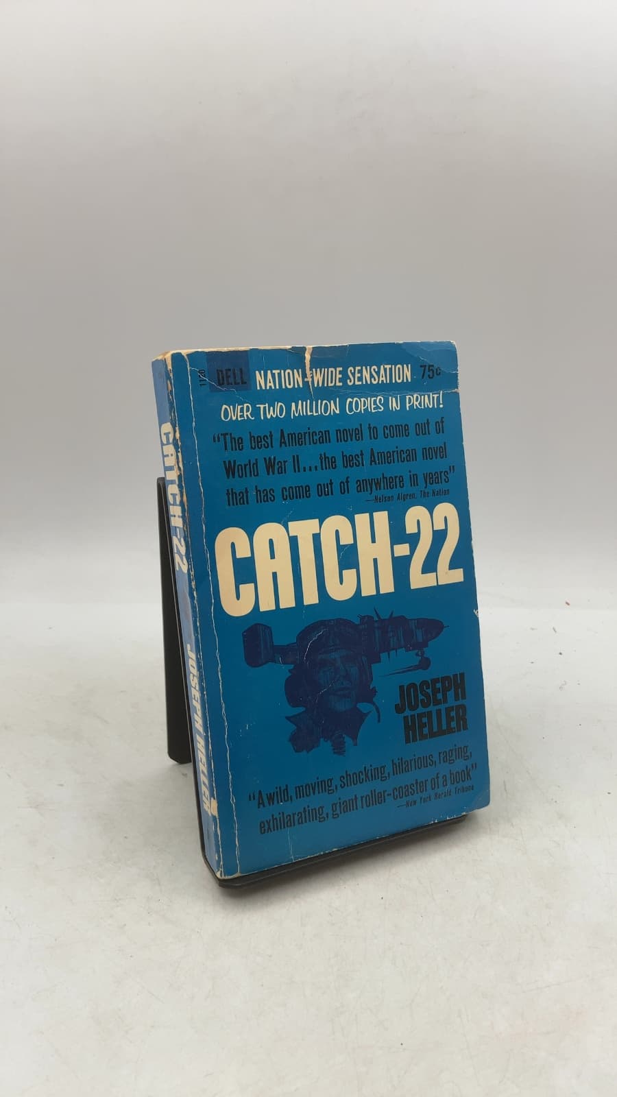 Catch-22 by Joseph Heller - front cover