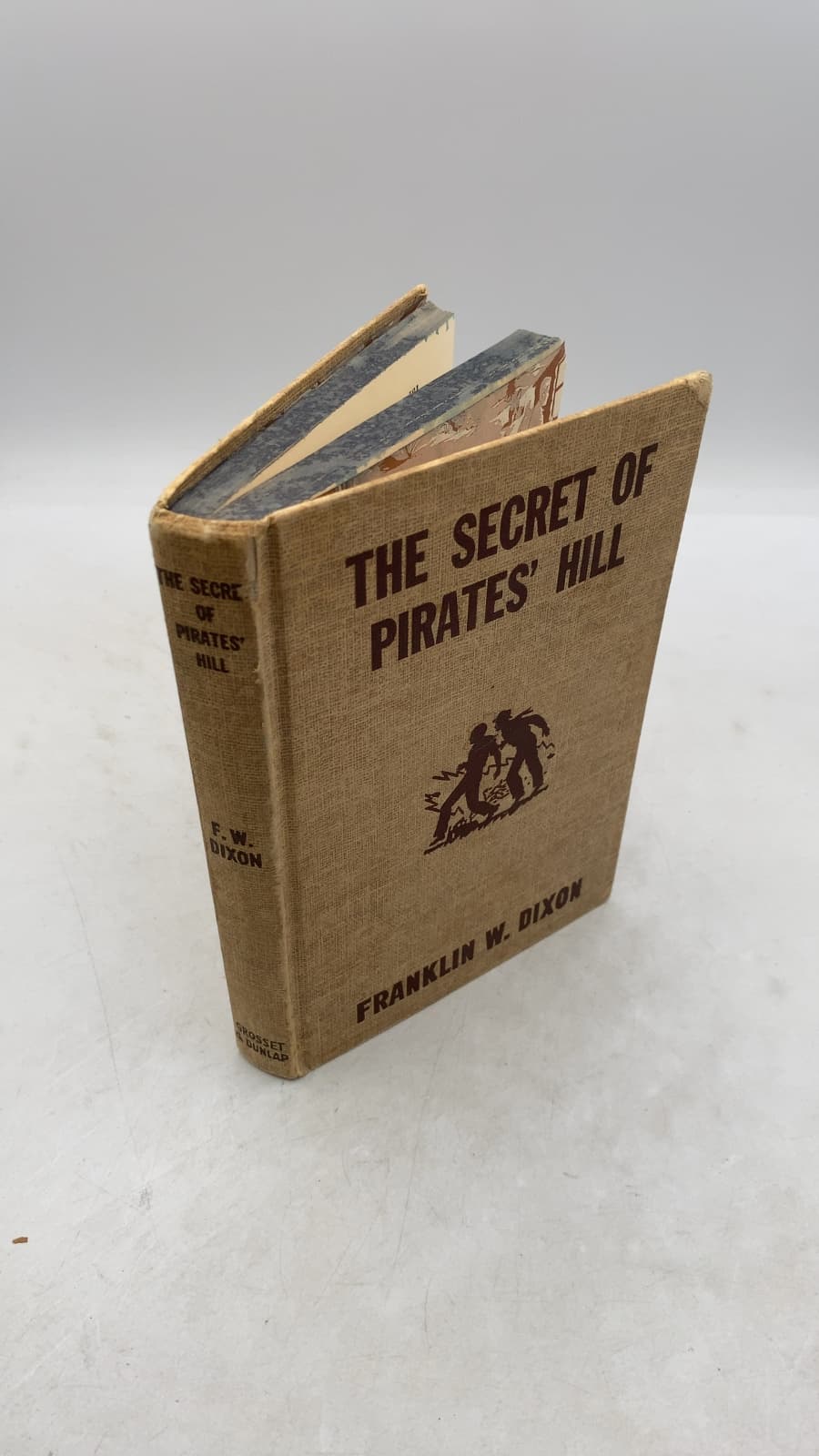 THE Secret OF Pirates' Hill by Franklin W. Dixon - front cover