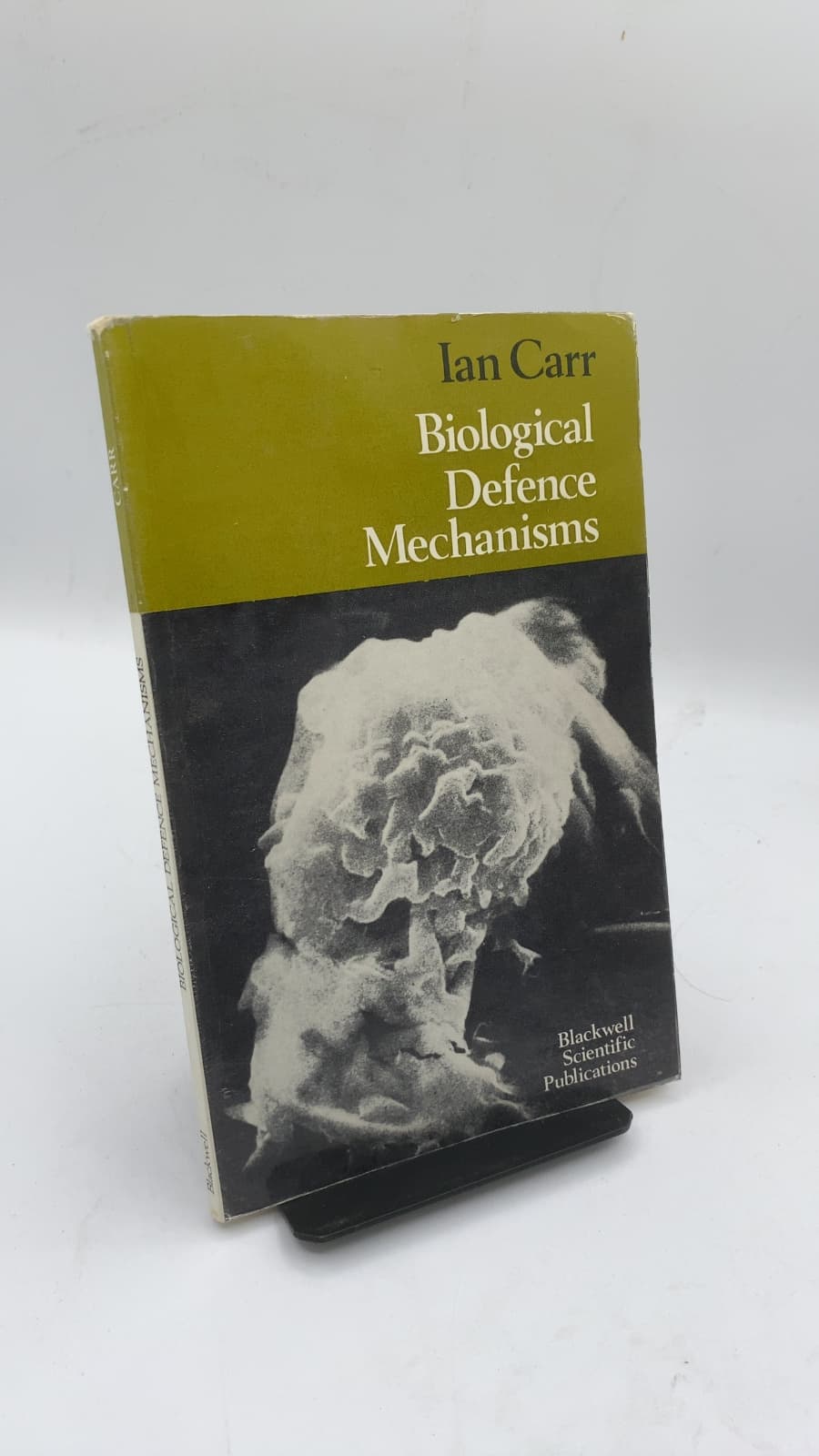 Biological Defence Mechanisms by Ian Carr - front cover