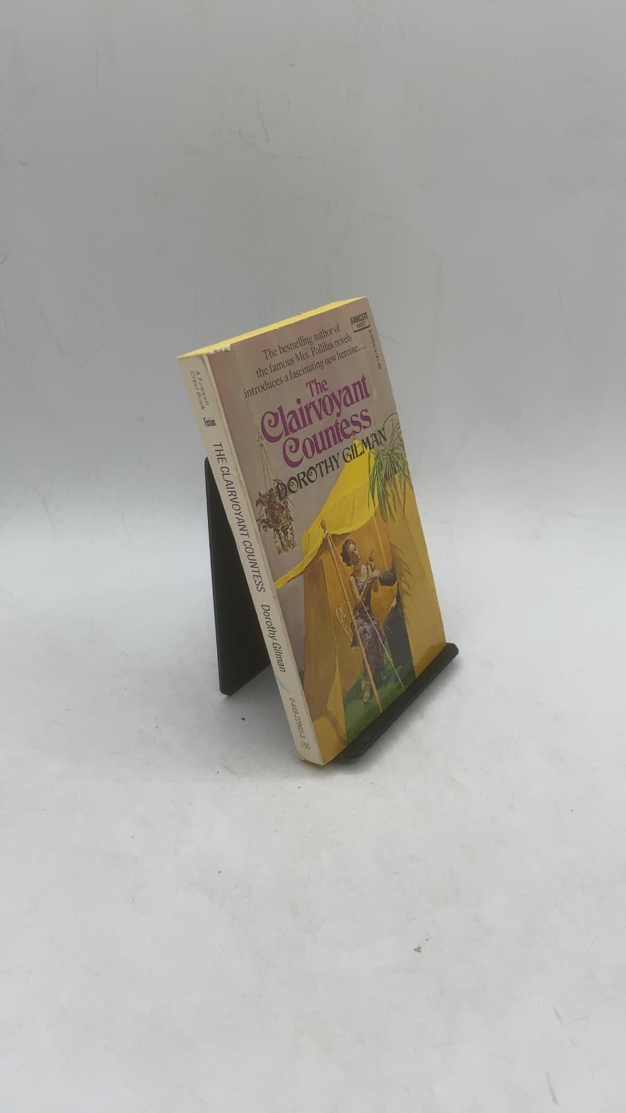 The Clairvoyant Countess by Dorothy Gilman - front cover