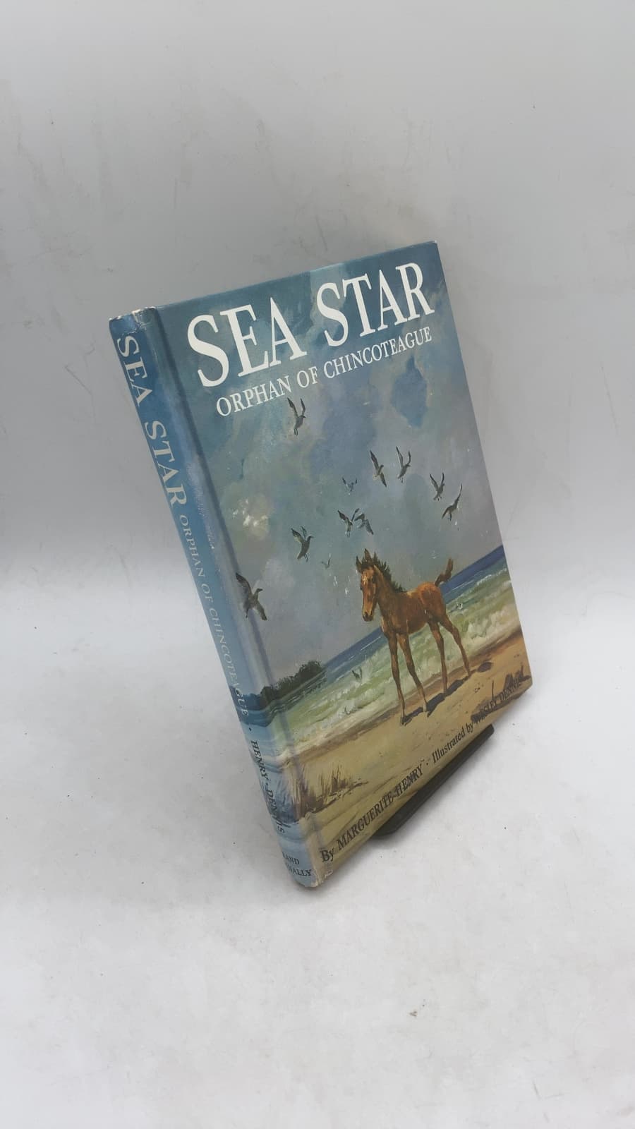 Sea Star: Orphan of Chincoteague by Marguerite Henry - front cover