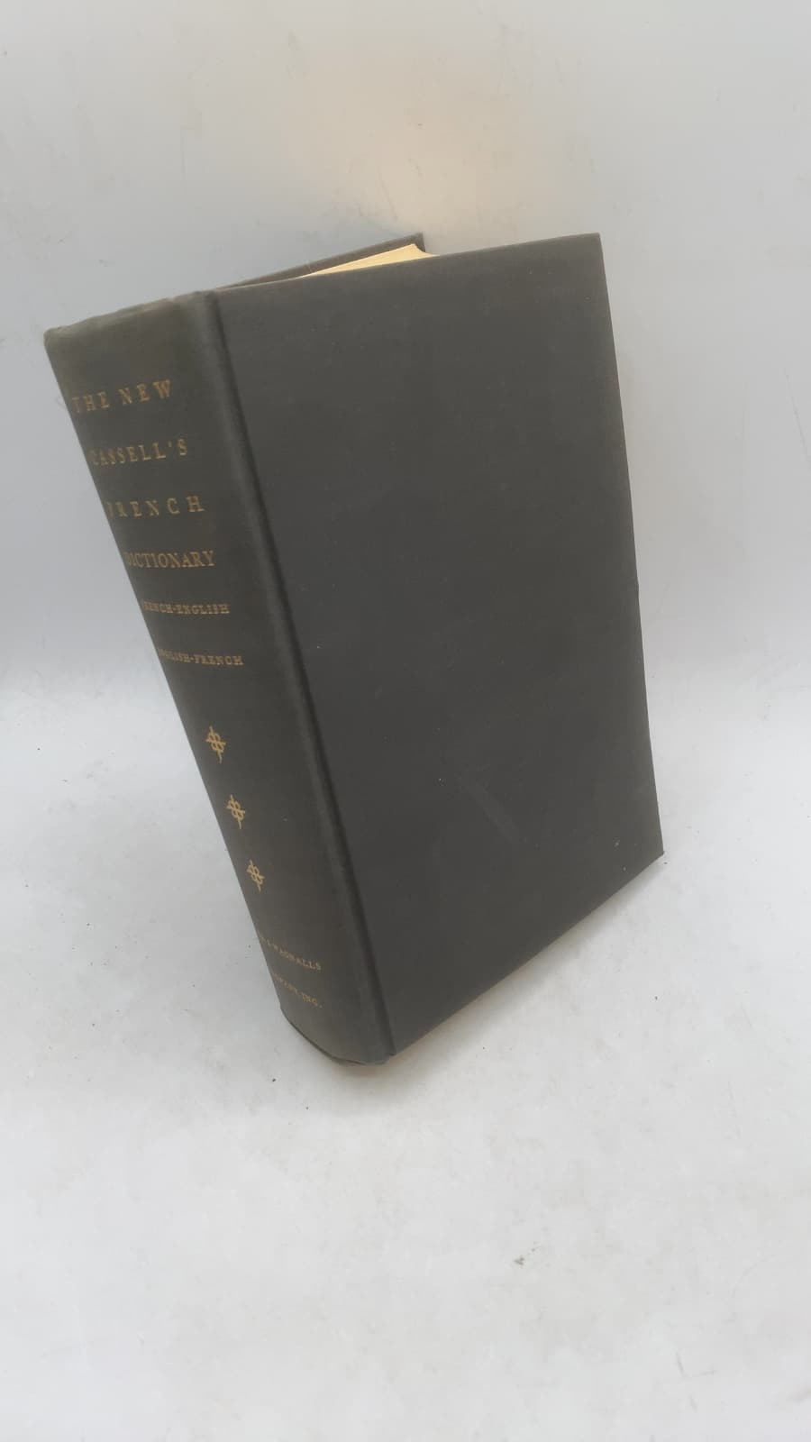 The New Cassell's French Dictionary: French-English, English-French by Denis Girard, Gaston Dulong, Oliver Van Oss, Charles Guinness - front cover