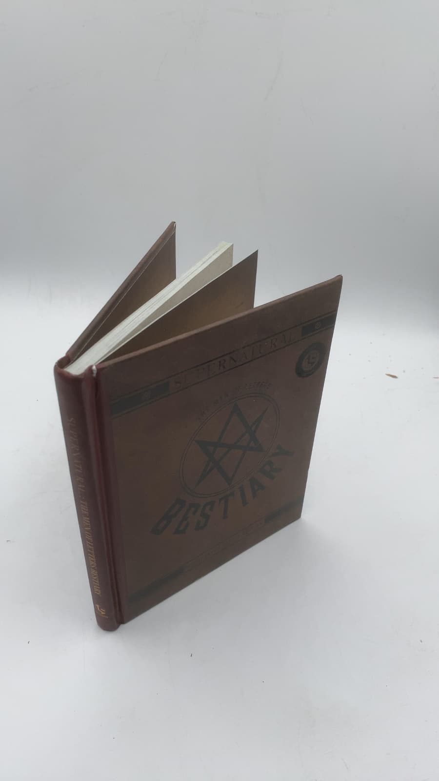 Supernatural: The Men of Letters Bestiary: Winchester Family Edition
