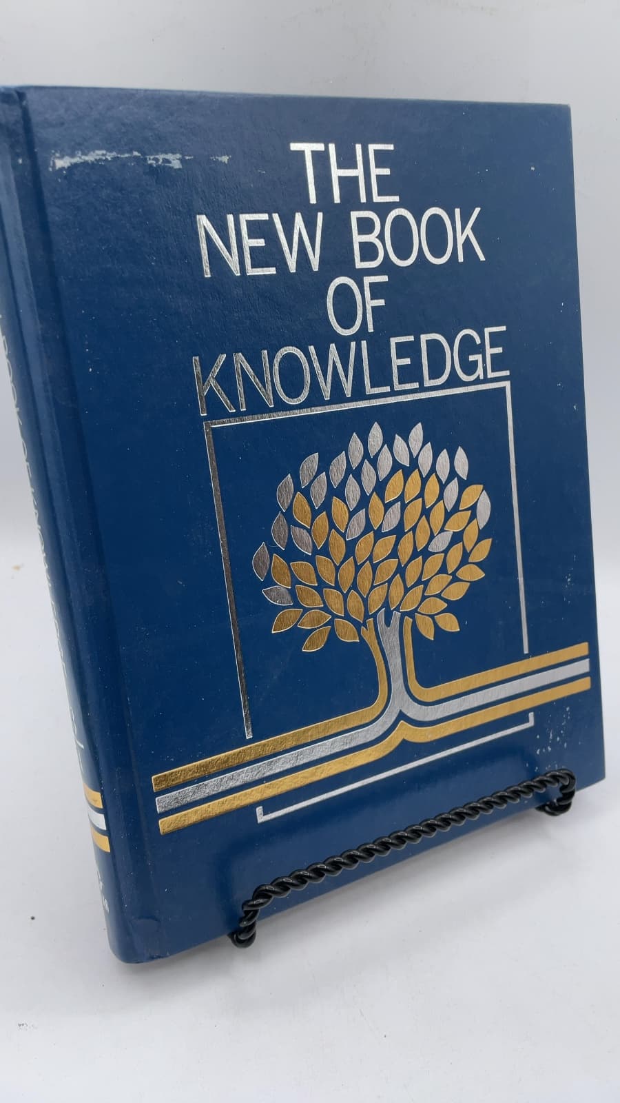 The New Book of Knowledge, Volume 13 (N) by unknown