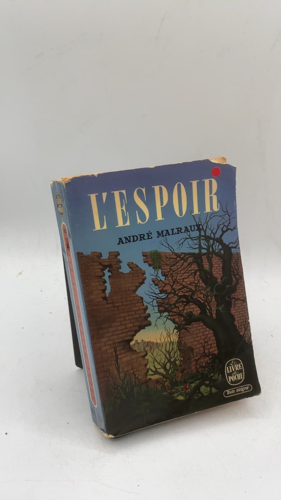 L'espoir by André Malraux - front cover