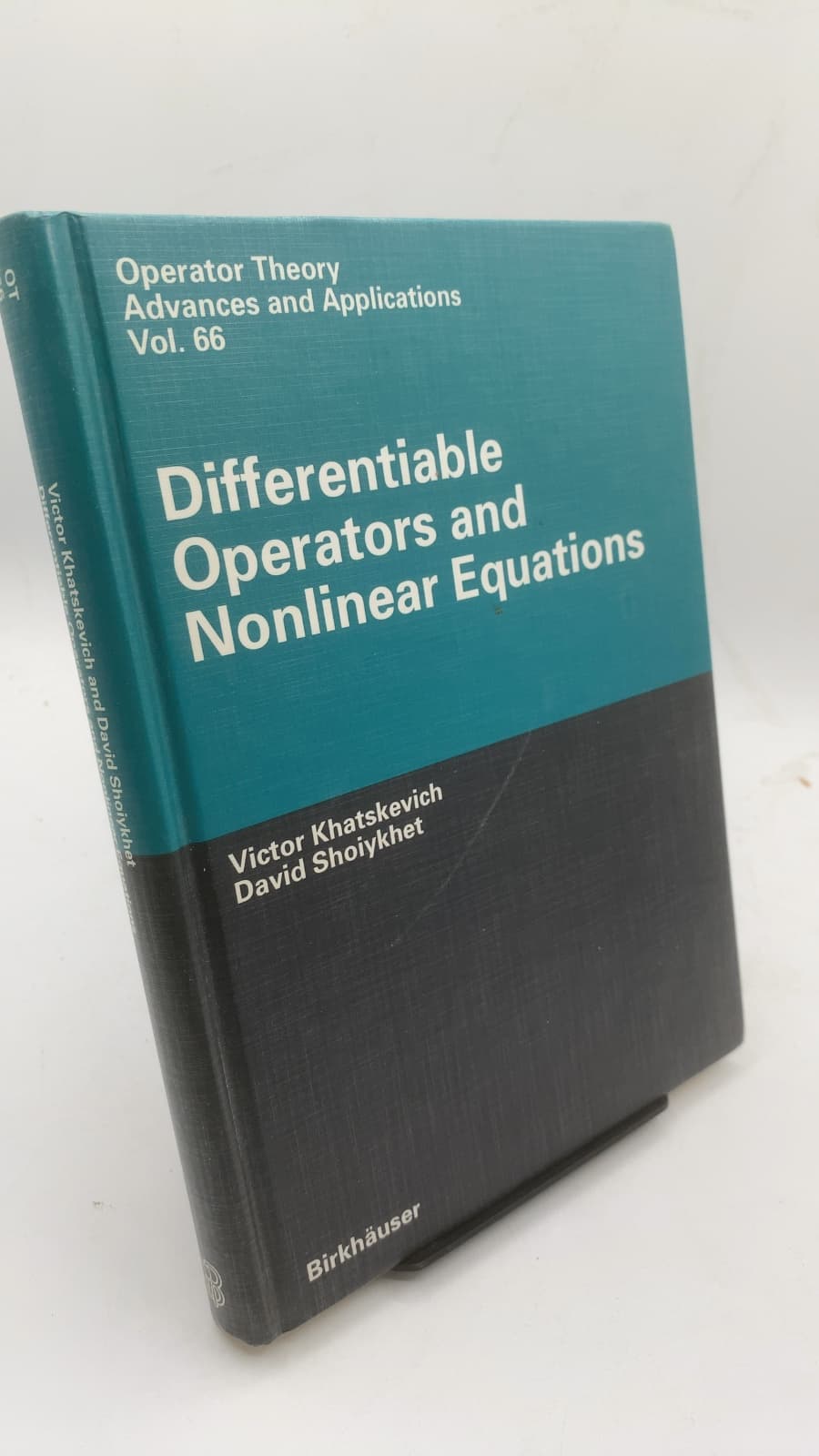 Differentiable Operators and Nonlinear Equations by Victor Khatskevich, David Shoiykhet - front cover