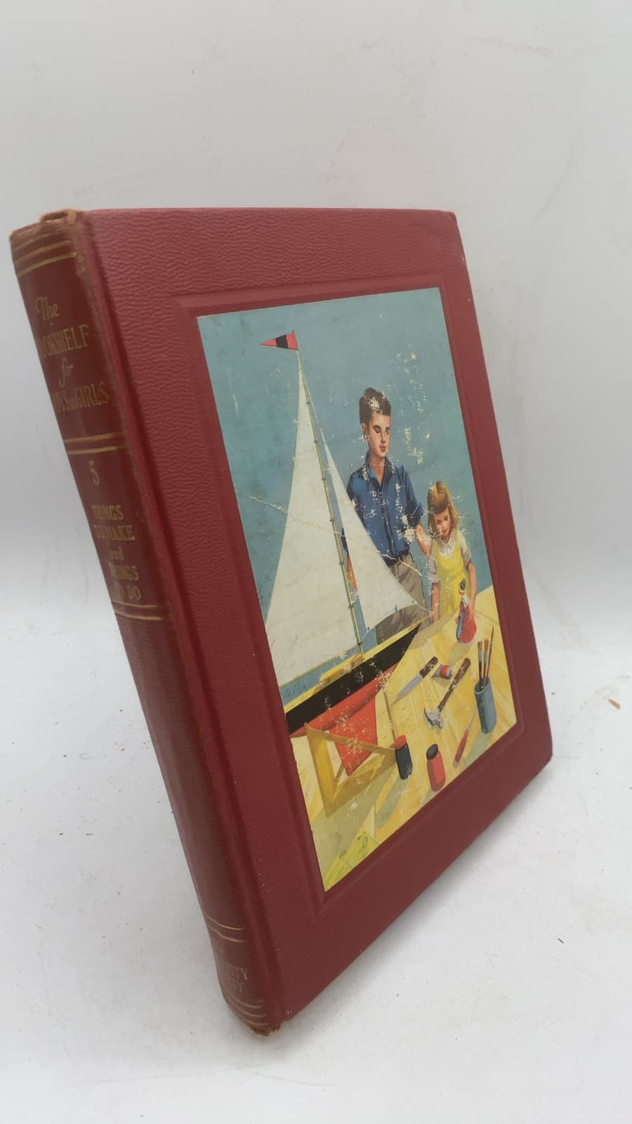 The Bookshelf for Boys and Girls: Things to Make and Things to Do by Rosemary Nicolais - front cover