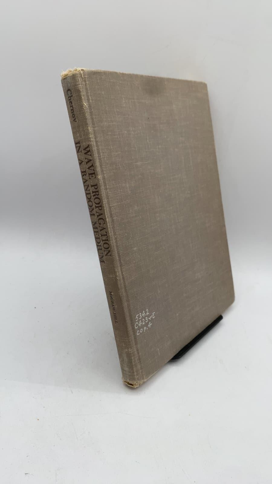 Wave Propagation IN A Random Medium by Lev A. Chernov - front cover