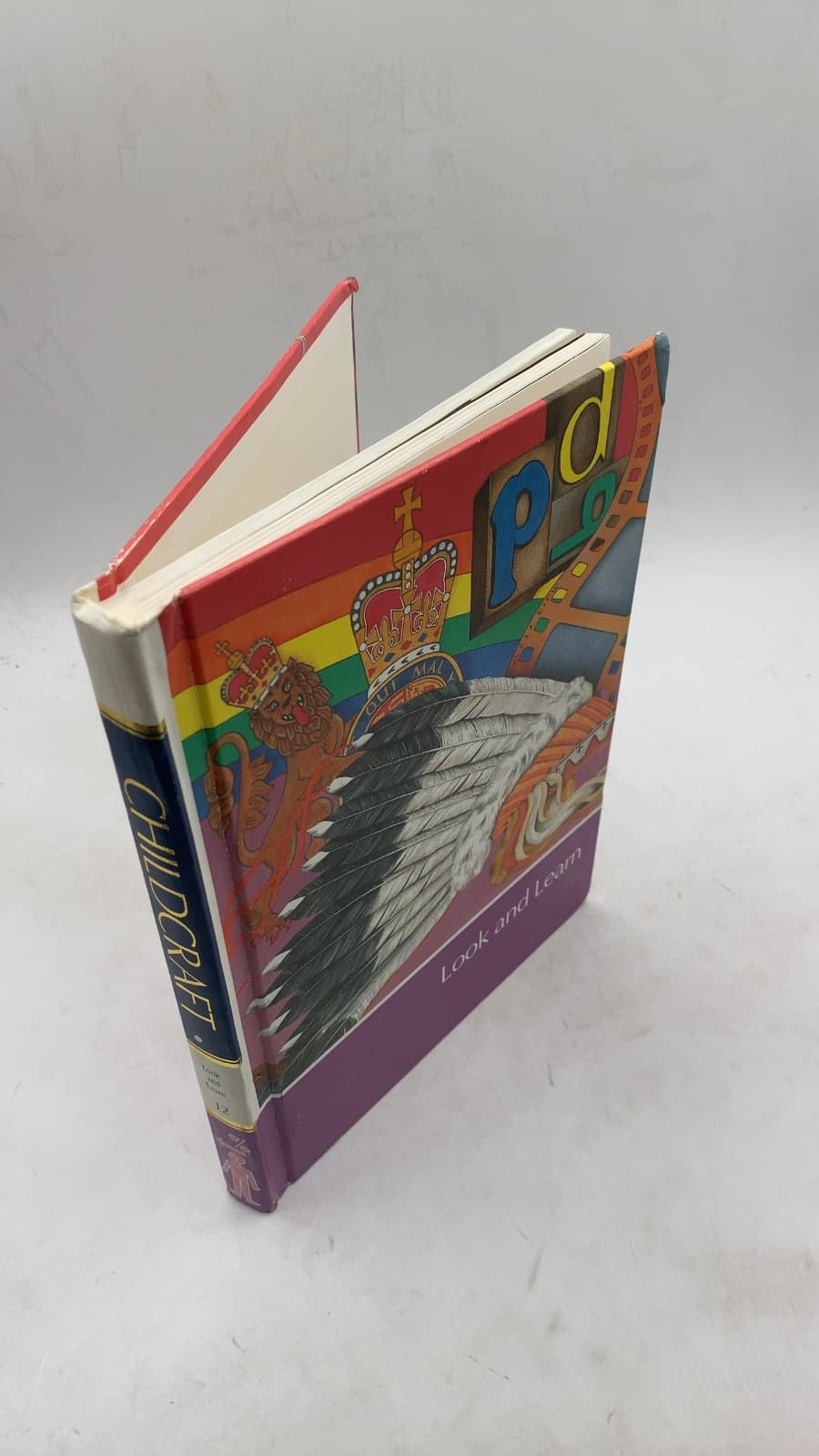 Childcraft: The How and Why Library, Volume 12: Look and Learn - front cover
