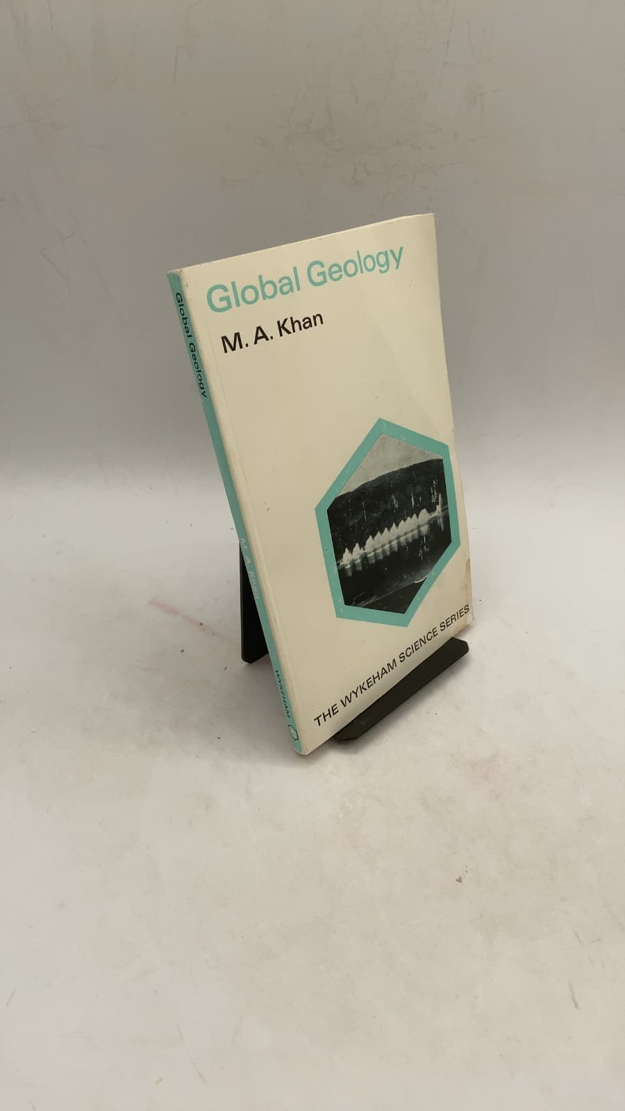 Global Geology by M. Aftab Khan - front cover