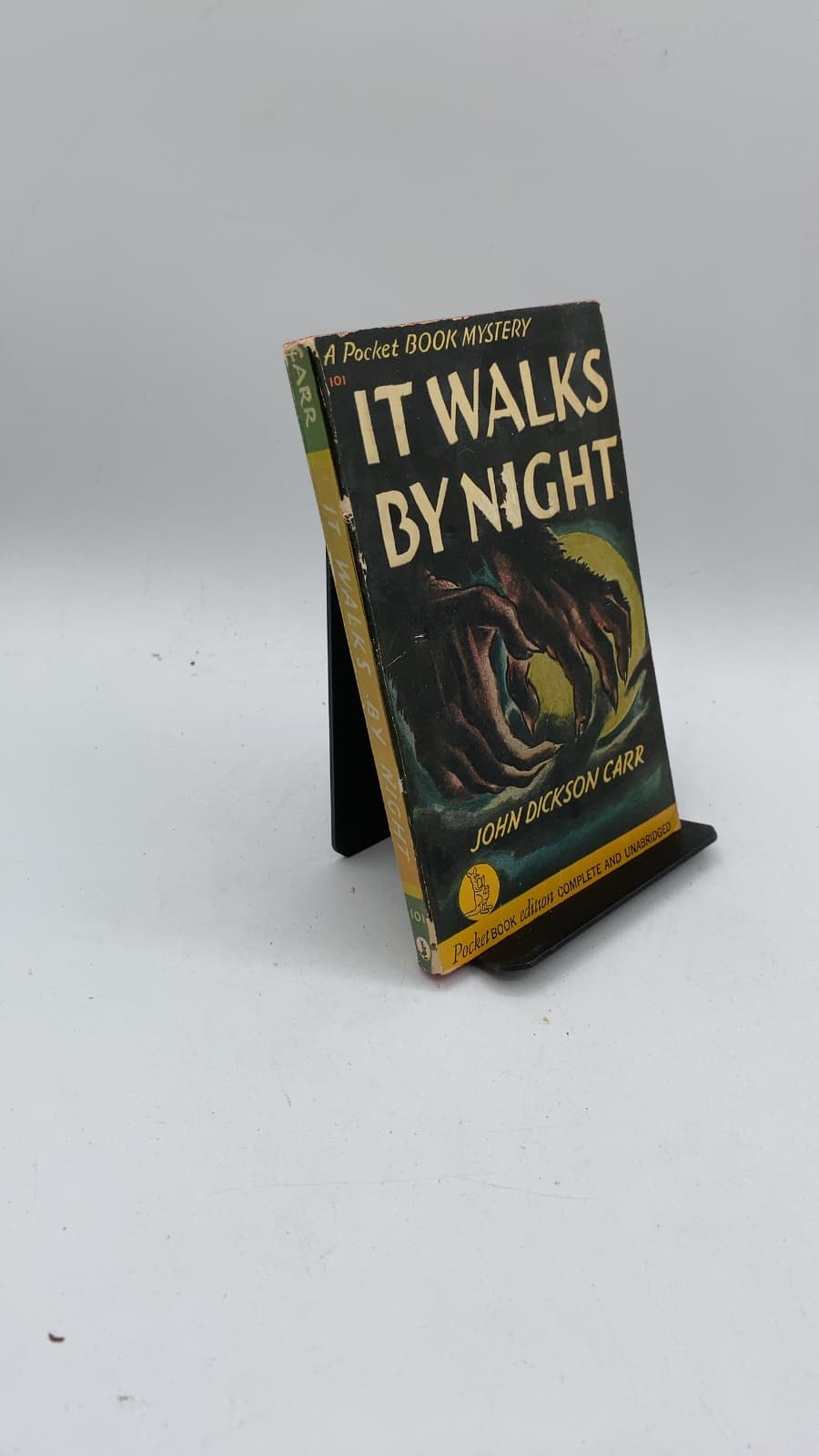 It Walks By Night by John Dickson Carr - front cover