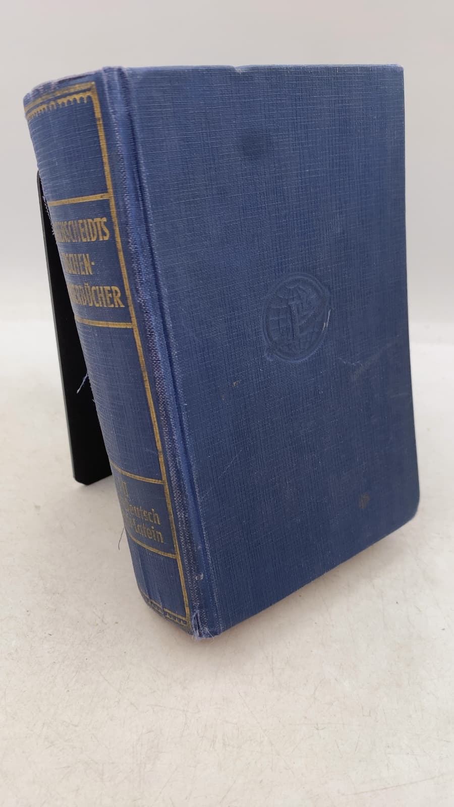 Langenscheidts Taschenwörterbuch der lateinischen und deutschen Sprache: Erster Teil Lateinisch-Deutsch by Prof. Hermann Menge, neubearbeitet von Prof. Heinrich Müller - front cover