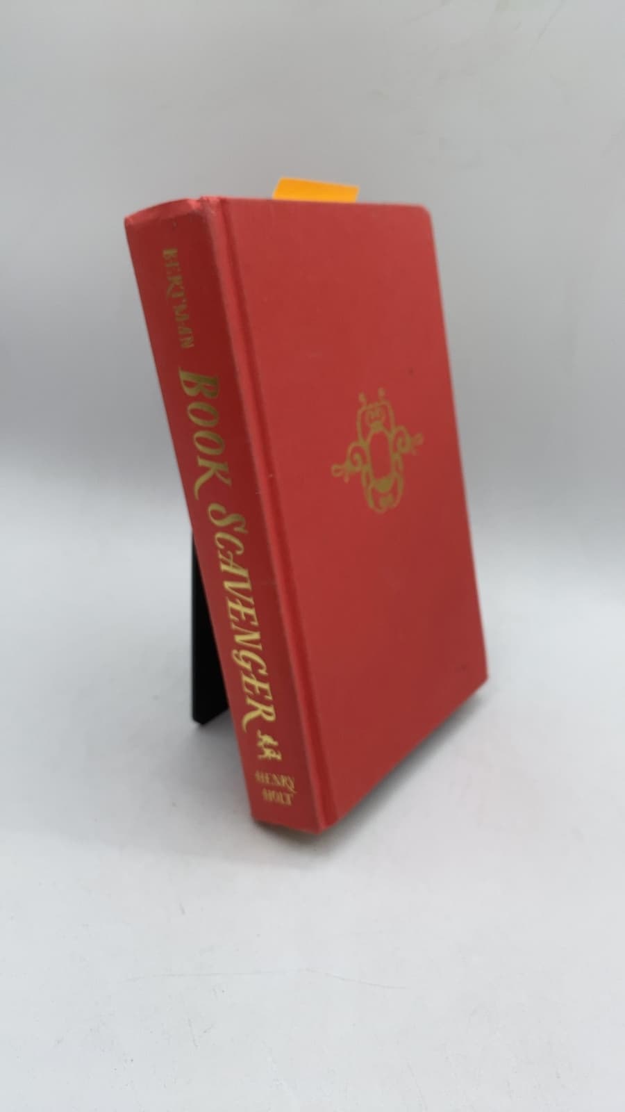 Book Scavenger by Jennifer Chambliss Bertman - front cover
