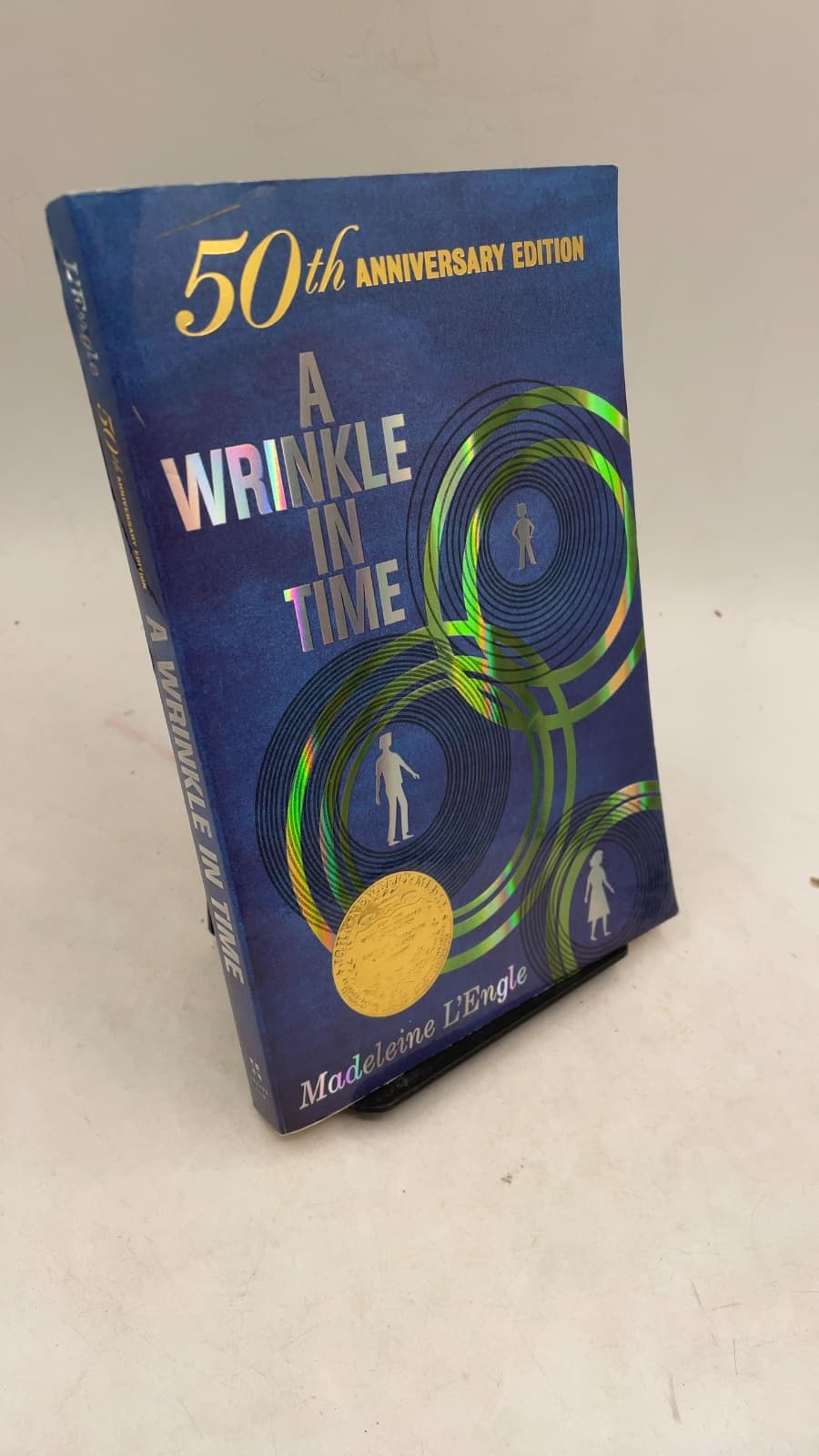 A Wrinkle in Time by Madeleine L'Engle - front cover