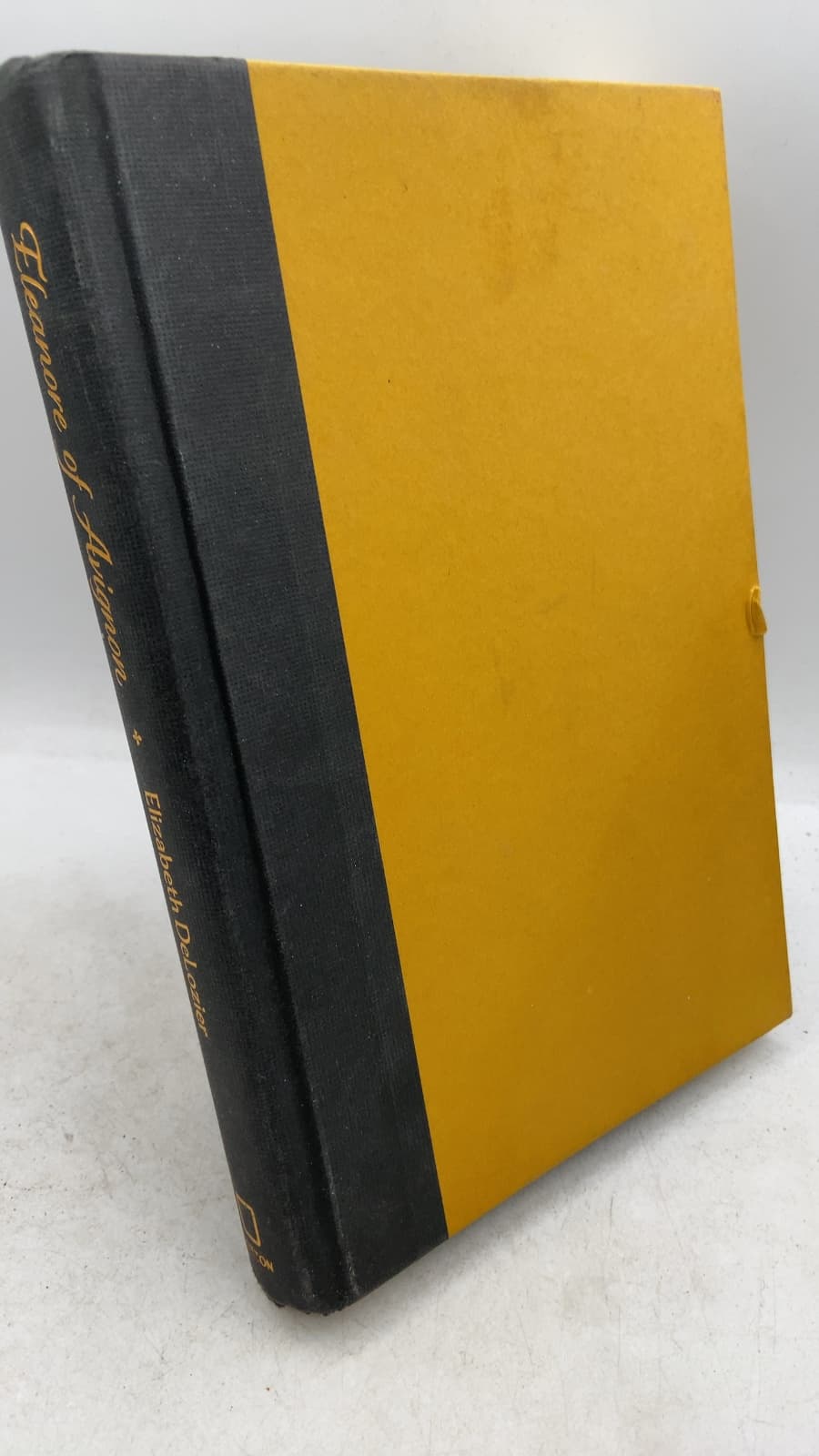 Eleanore of Avignon by Elizabeth DeLozier - front cover