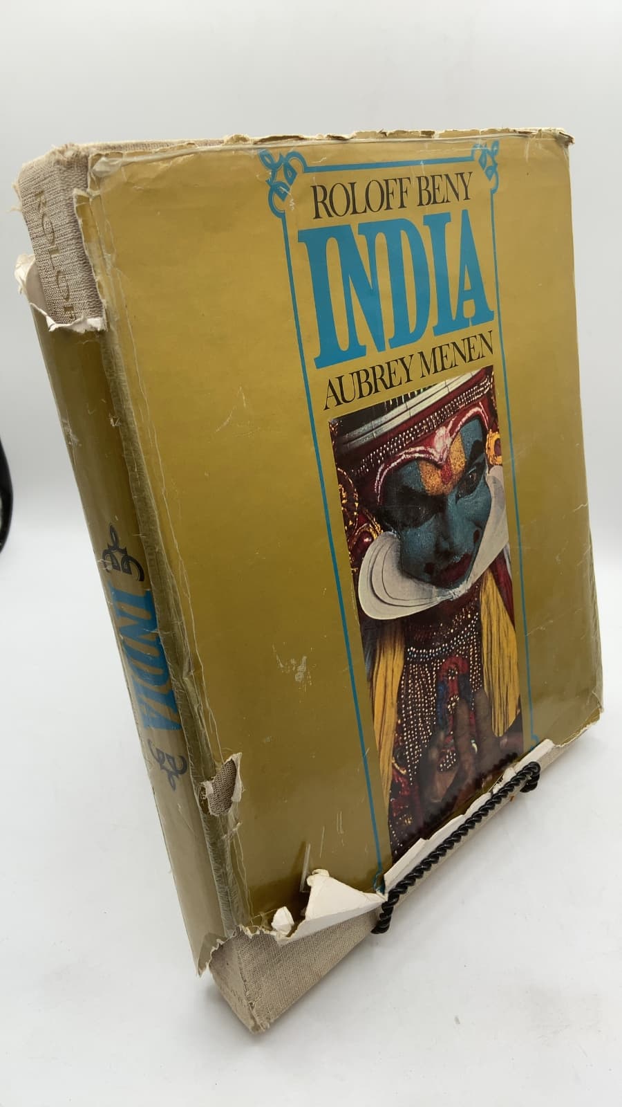 India by Roloff Beny (designed and photographed by), Aubrey Menen (essay) - front cover