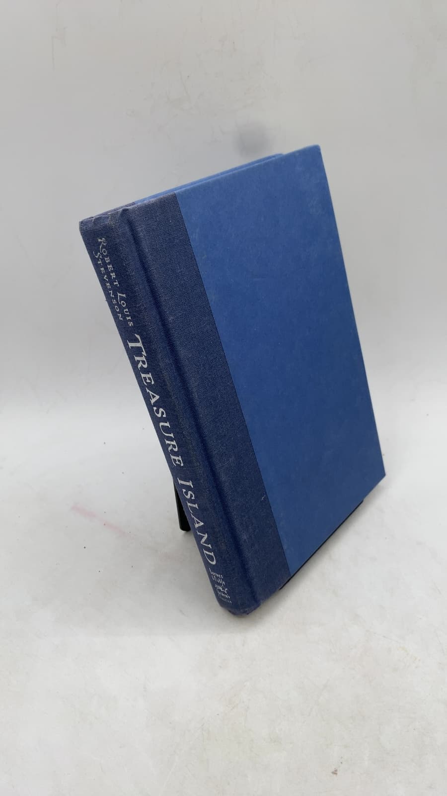 Treasure Island by Robert Louis Stevenson - front cover