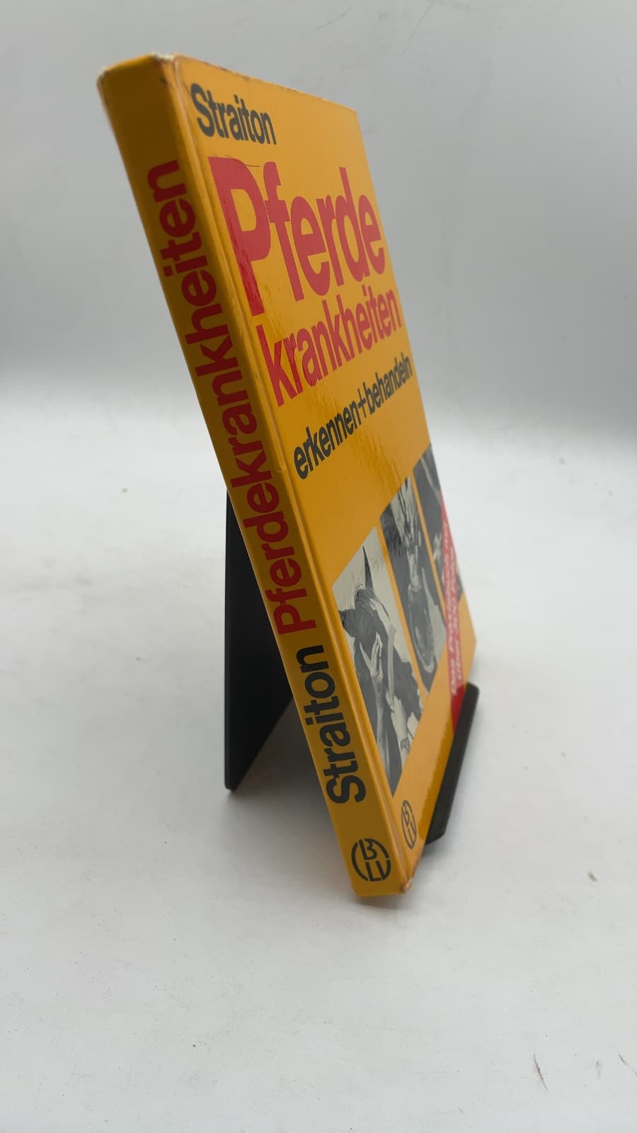 Pferdekrankheiten erkennen und behandeln by E. C. Straiton - front cover