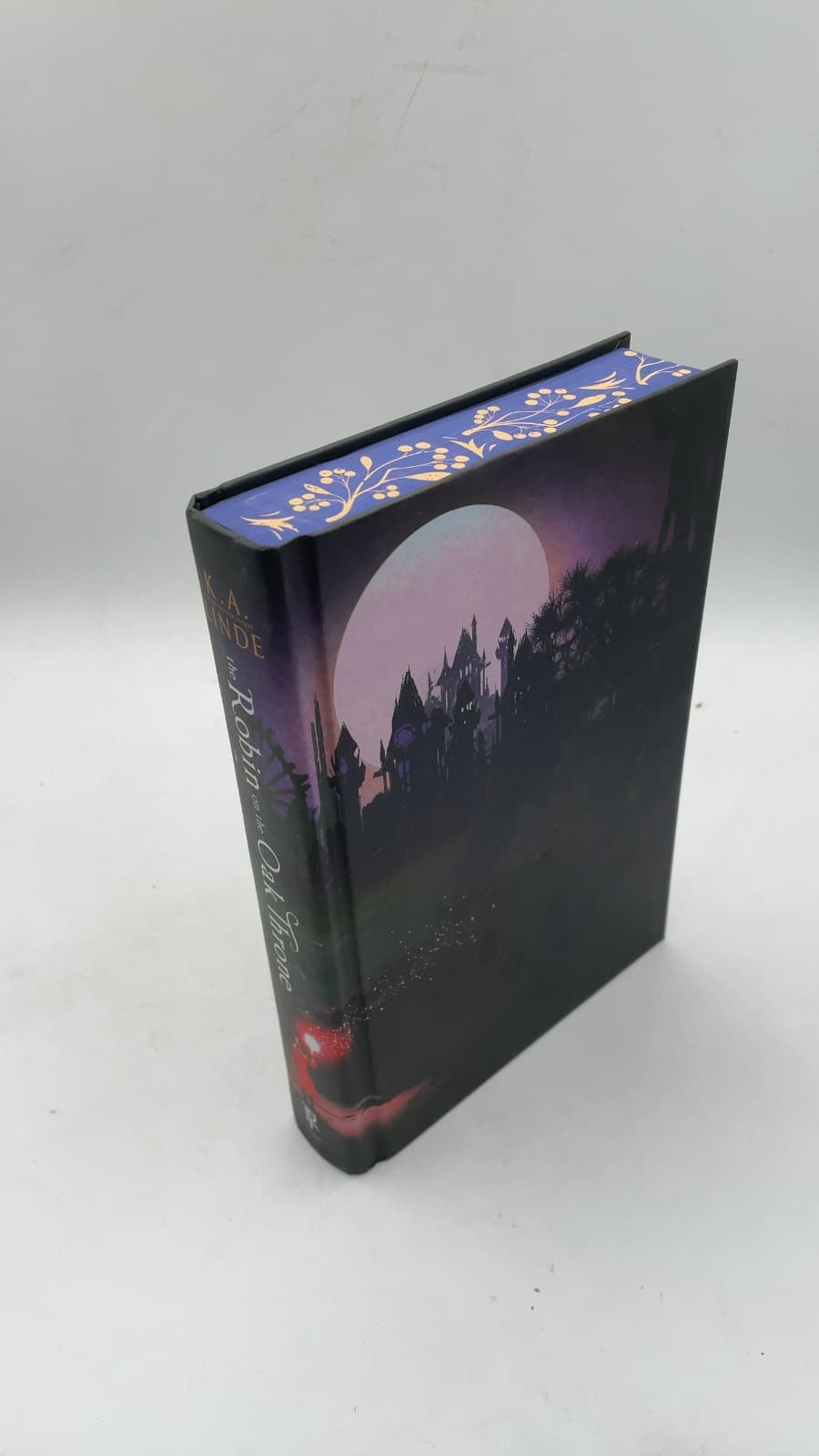 The Robin on the Oak Throne by K.A. Linde - front cover