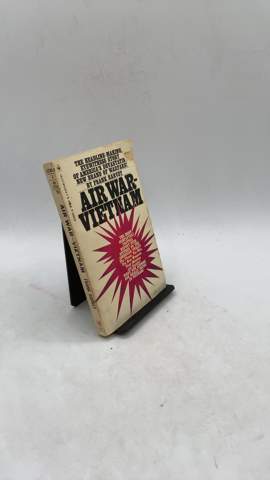 Air War - Vietnam by Frank Harvey - front cover