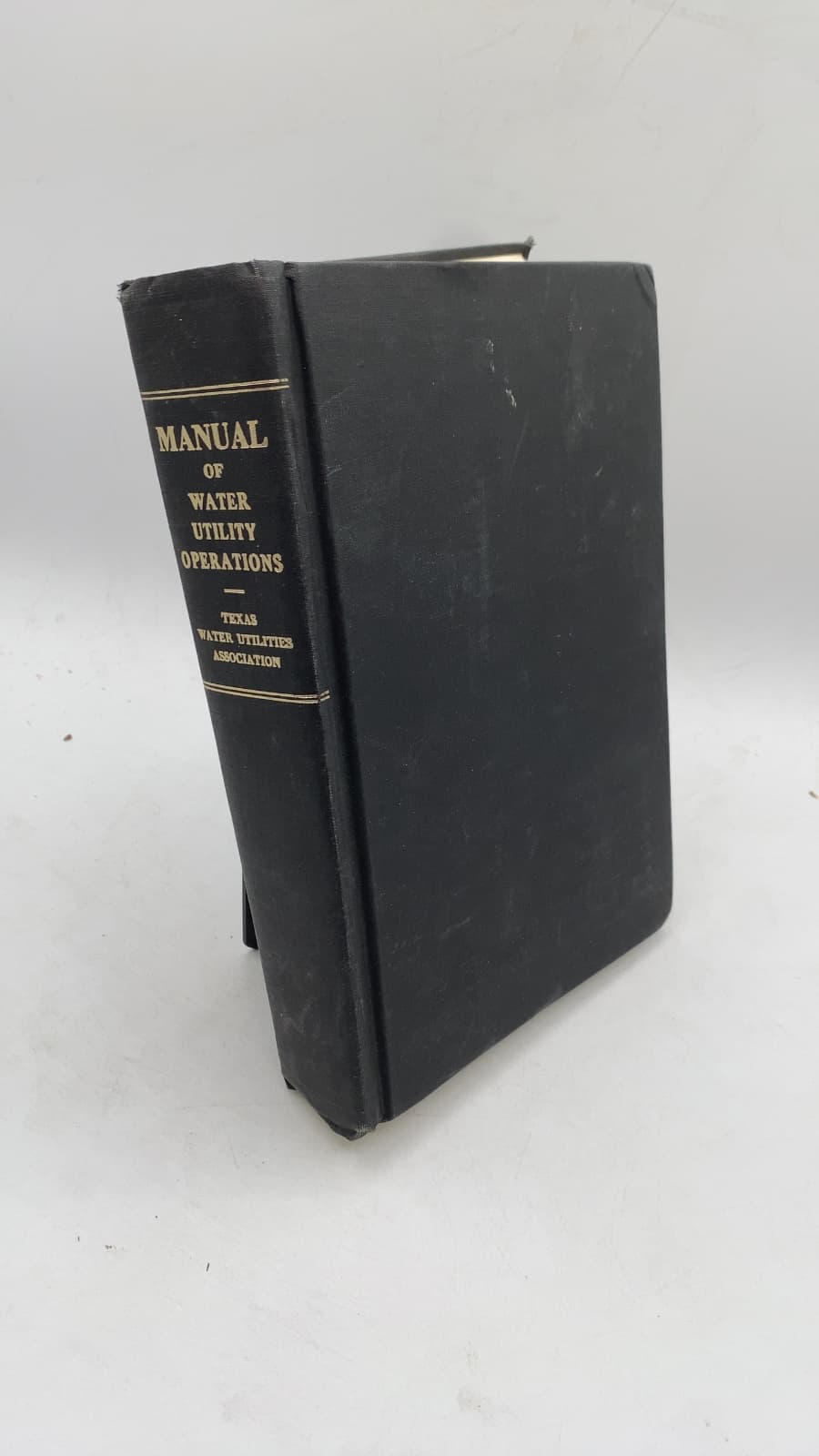 Manual OF Water Utility Operations by Texas Water Utilities Association - front cover