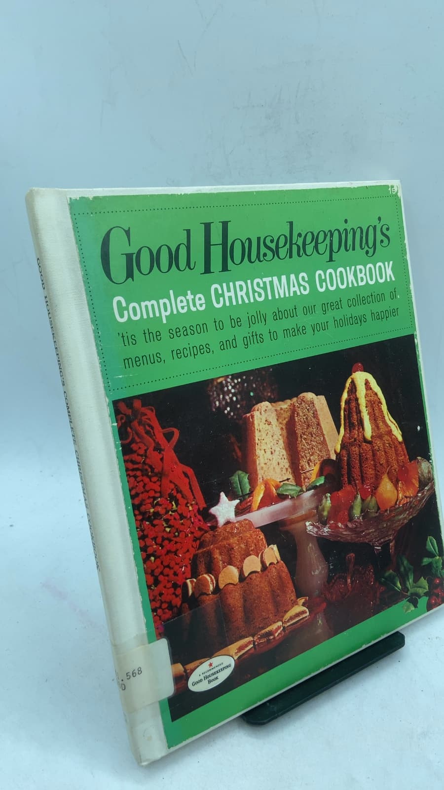 Good Housekeeping's Complete Christmas Cookbook by Food Editors of Good Housekeeping Magazine - front cover