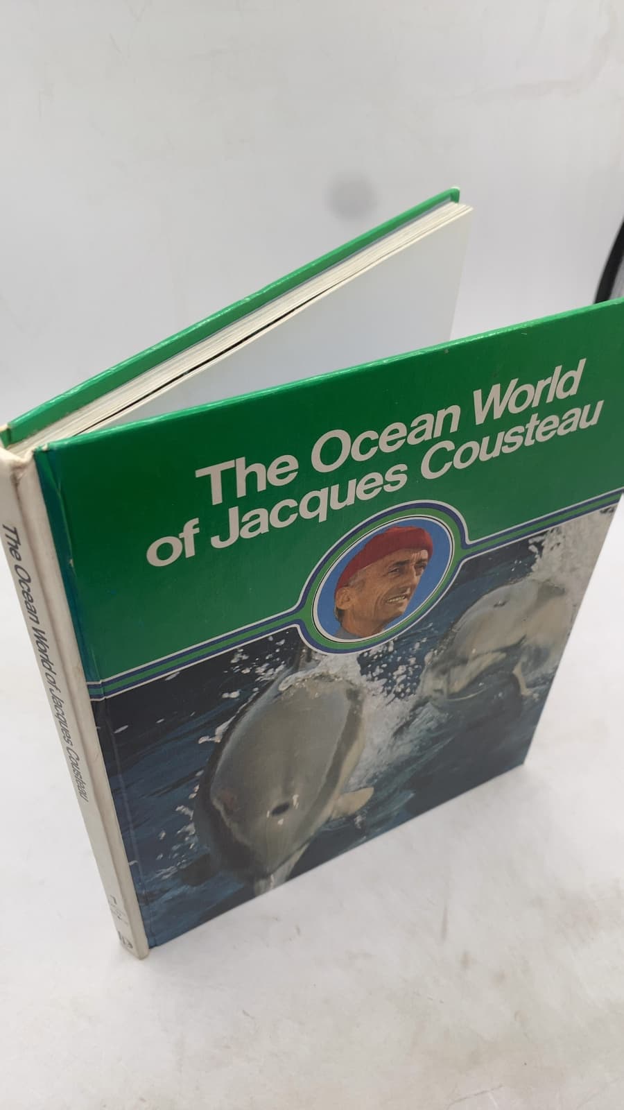 The Ocean World of Jacques Cousteau: Oasis in Space by Jacques-Yves Cousteau - front cover