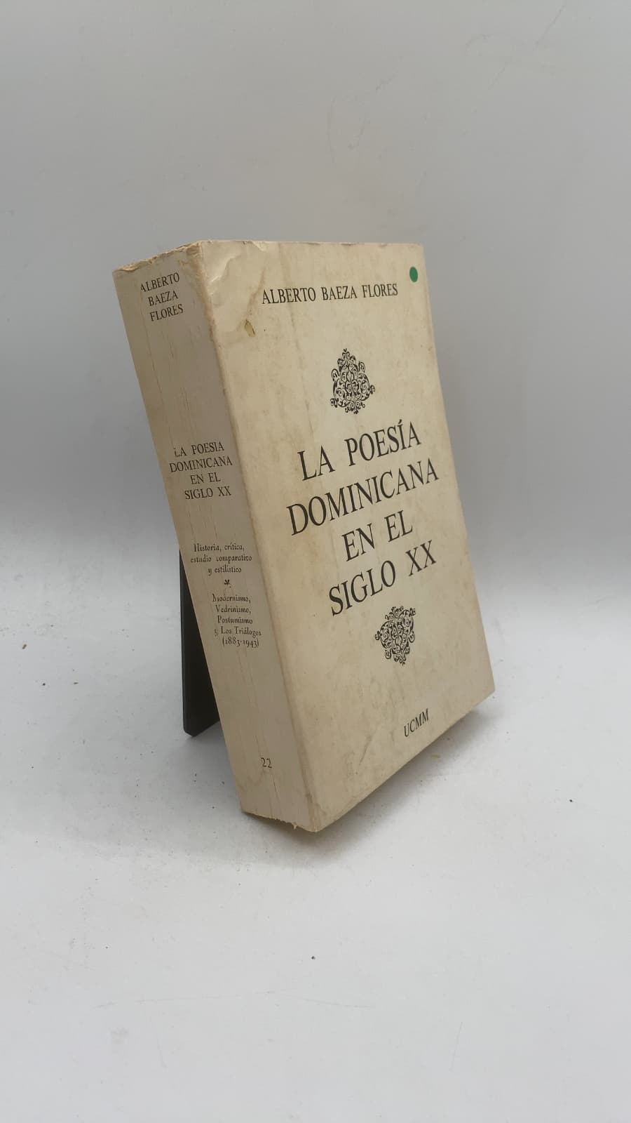 LA Poesía Dominicana EN EL Siglo XX by Alberto Baeza Flores - front cover