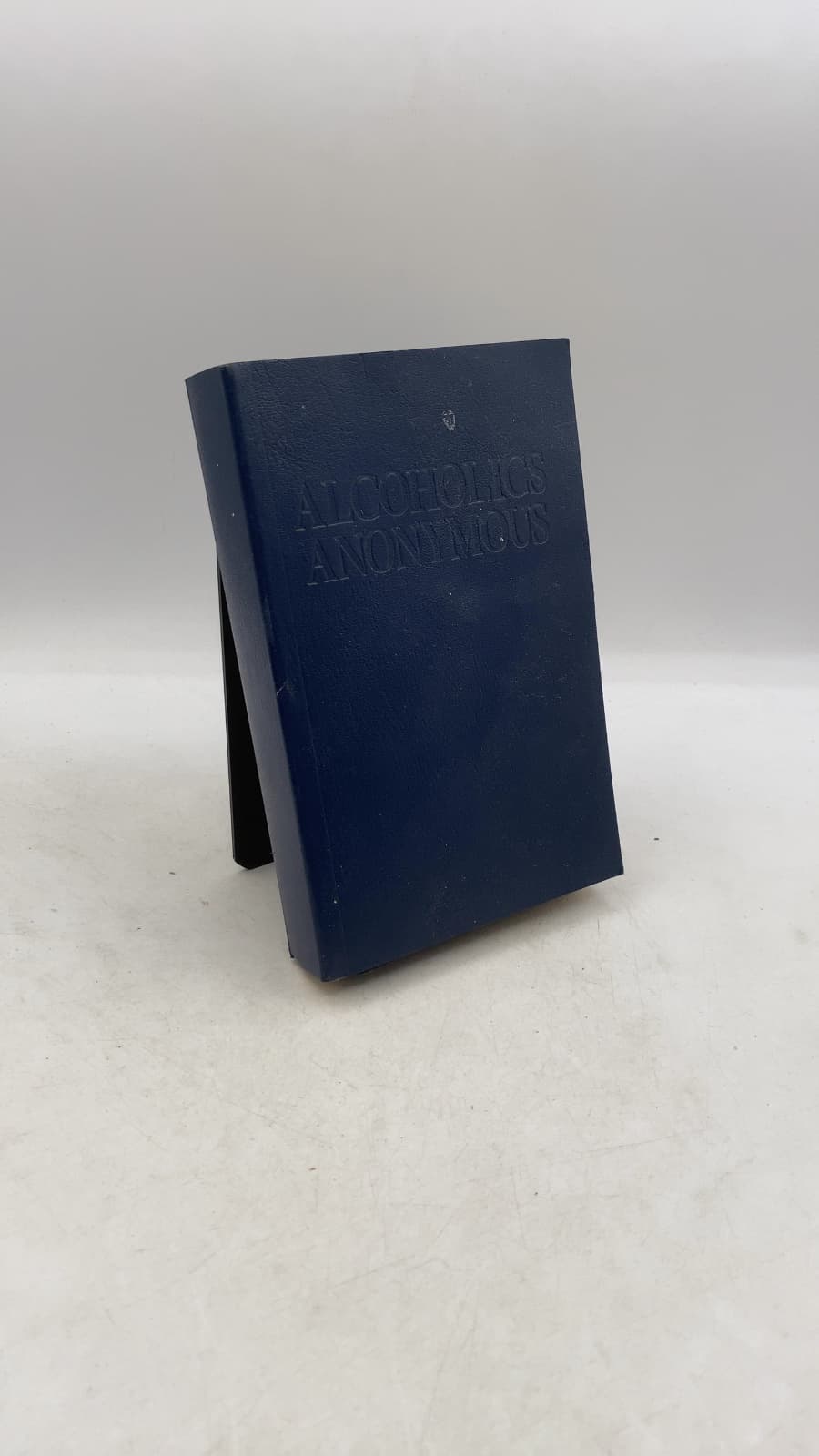Alcoholics Anonymous: The Story of How Many Thousands of Men and Women Have Recovered from Alcoholism - front cover