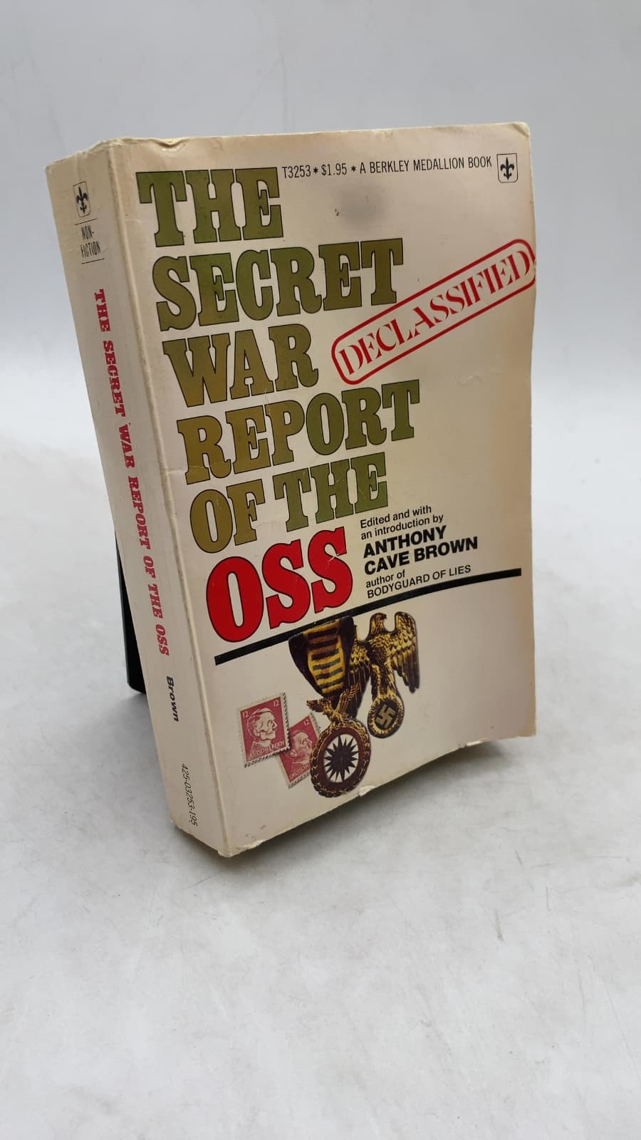 THE Secret WAR Report OF THE OSS by Anthony Cave Brown - front cover