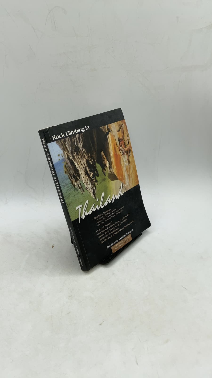 Rock Climbing in Thailand by Elke Schmitz and Wee Changrua - front cover