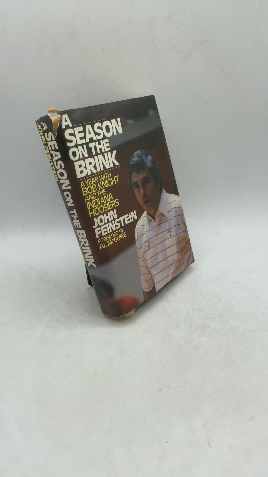 A Season on the Brink: A Year with Bob Knight and the Indiana Hoosiers