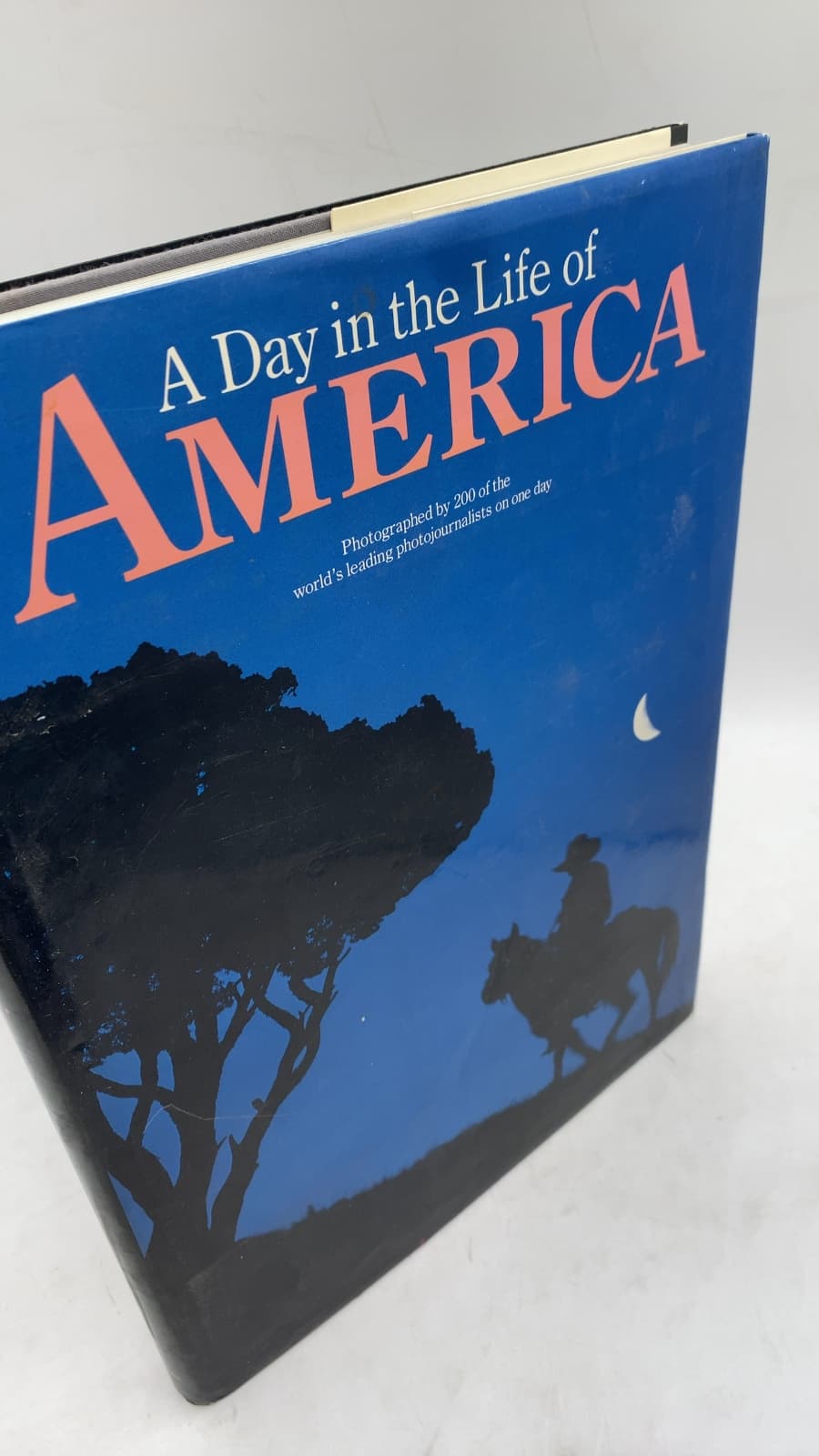 A Day in the Life of America by Rick Smolan and David Cohen - front cover