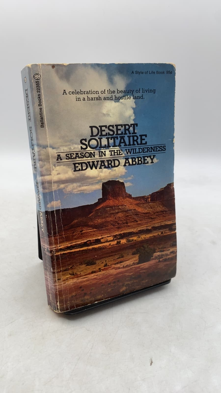 Desert Solitaire: A Season in the Wilderness