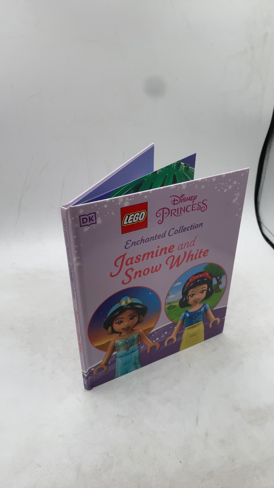Jasmine and Snow White by Julia March - front cover