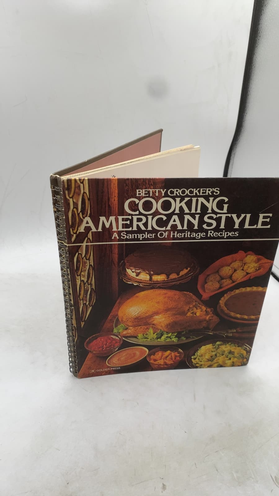 Betty Crocker's Cooking American Style: A Sampler Of Heritage Recipes