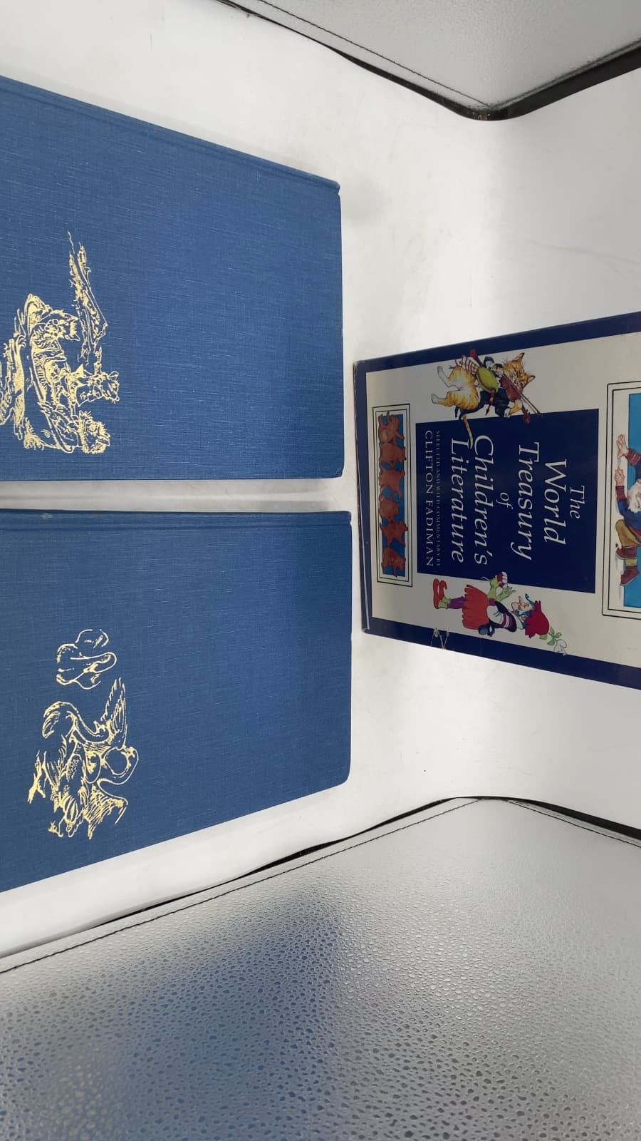 The World Treasury of Children's Literature (Book Two) by Clifton Fadiman - front cover