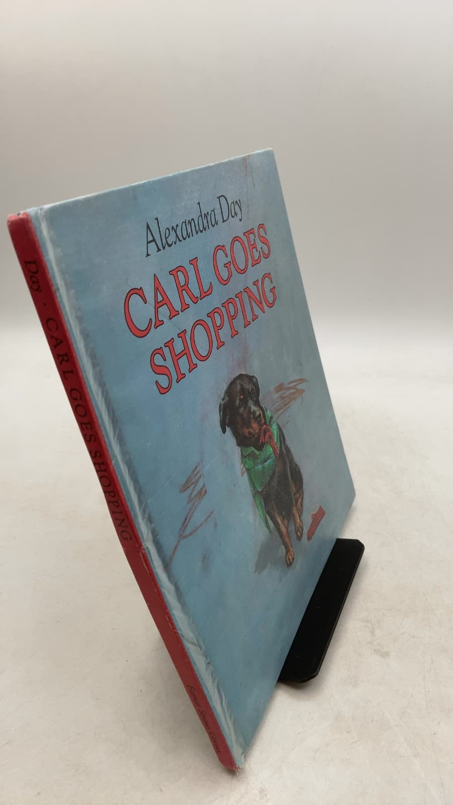 Carl Goes Shopping by Alexandra Day - front cover