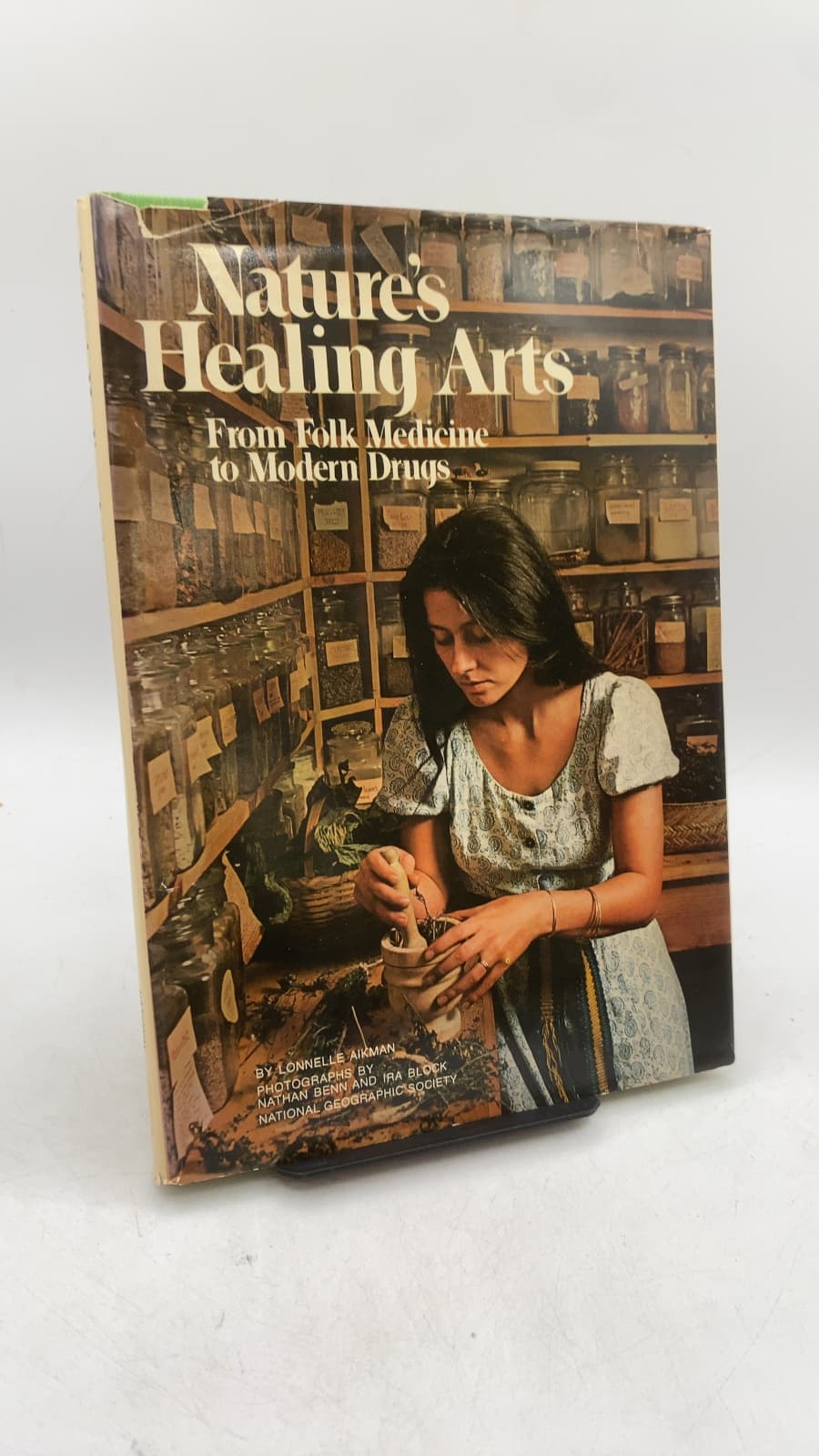Nature's Healing Arts: From Folk Medicine to Modern Drugs