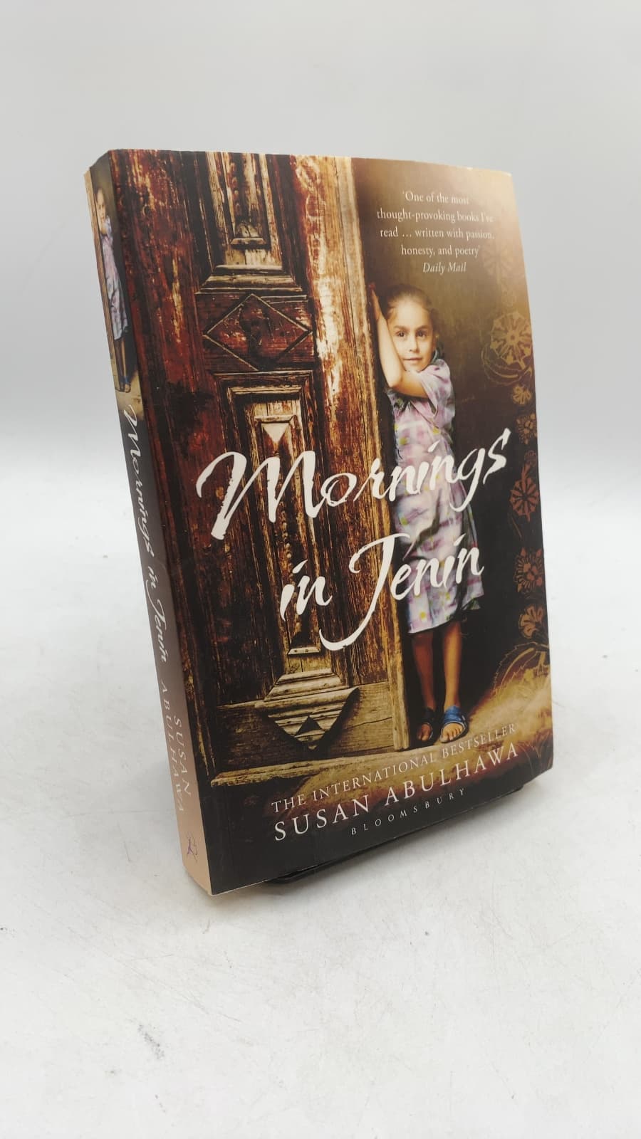 Mornings in Jenin by Susan Abulhawa - front cover
