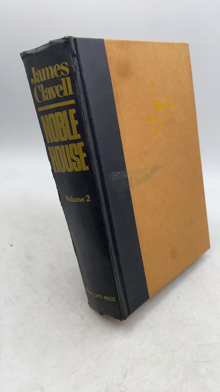 Noble House: A Novel of Contemporary Hong Kong, Volume 2