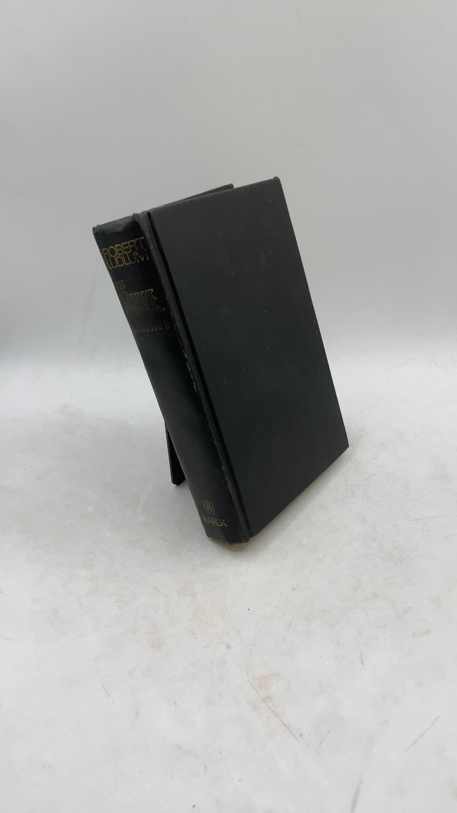 The Bourne Identity by Robert Ludlum - front cover