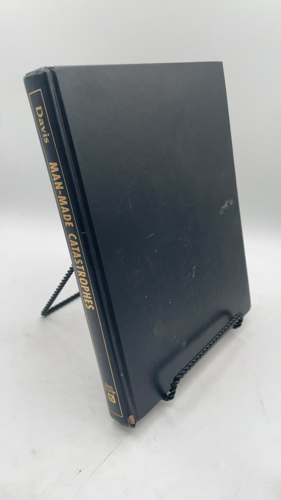 Man-made Catastrophes: From the Burning of Rome to the Lockerbie Crash by Lee Allyn Davis - front cover