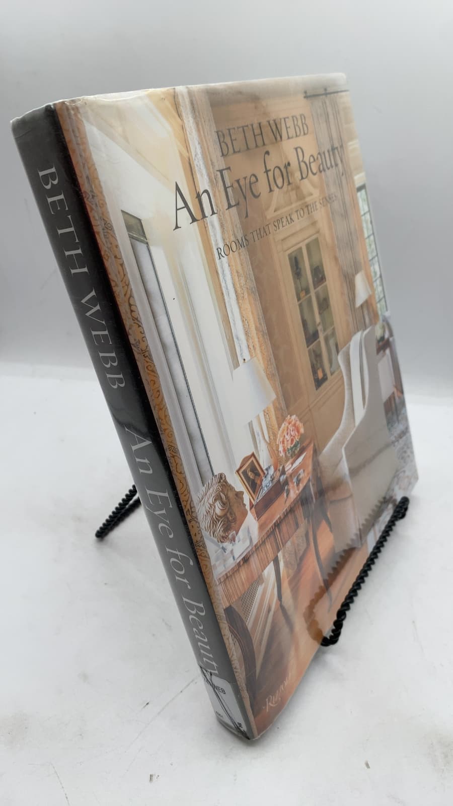 An Eye for Beauty: Rooms That Speak to the Senses by Beth Webb - front cover