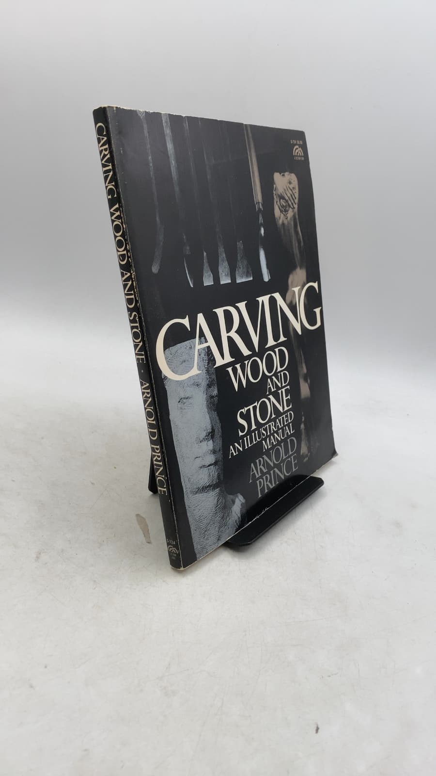 Carving Wood and Stone: An Illustrated Manual