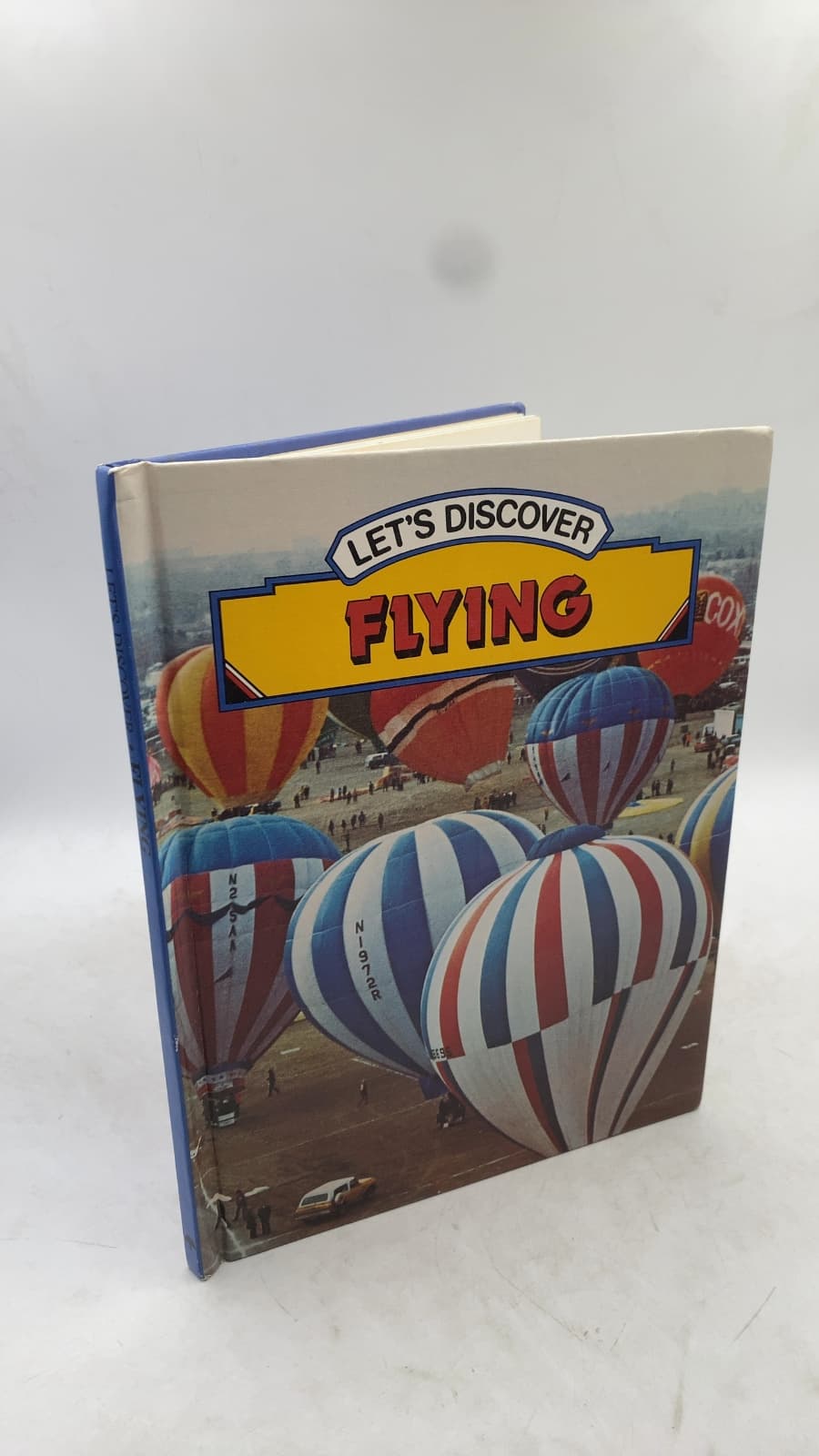 Let's Discover Flying by Patricia Daniels (Managing Editor) - front cover