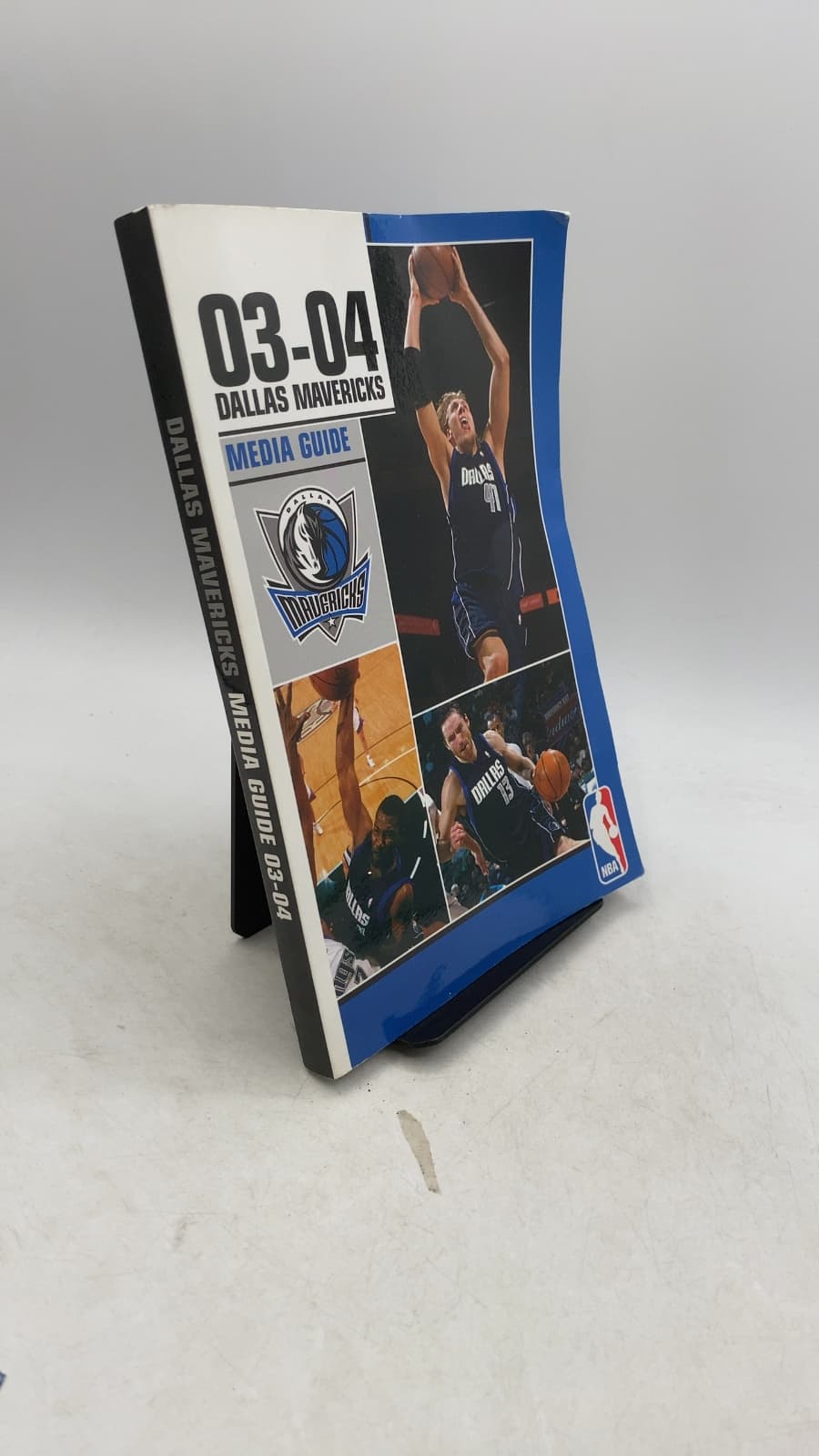 03-04 Dallas Mavericks Media Guide