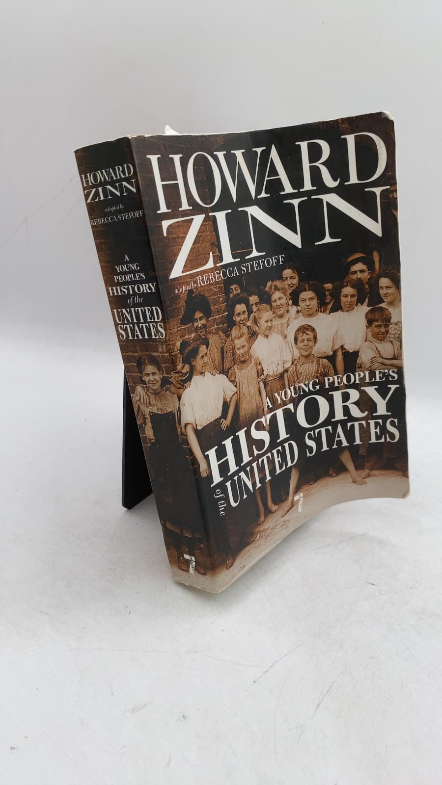 A Young People's History of the United States: Columbus to the War on Terror by Howard Zinn, adapted by Rebecca Stefoff - front cover